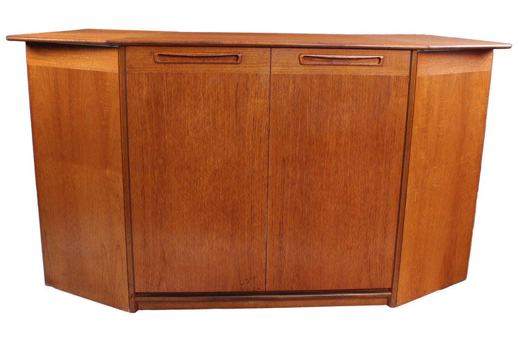 English Meredew Cocktail Bar c.1960