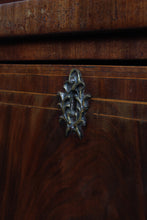 Load image into Gallery viewer, English Regency Mahogany Sideboard 19th century