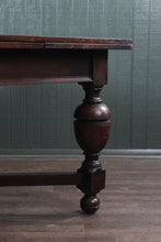 Load image into Gallery viewer, English Oak Drawleaf Table c.1900