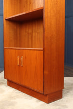 Load image into Gallery viewer, English Midcentury Bookcase by GPlan c.1960