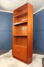 Load image into Gallery viewer, English Midcentury Bookcase by GPlan c.1960