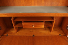 Load image into Gallery viewer, English MidCentury Bookcase by William Lawrence c.1960