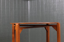 Load image into Gallery viewer, English Oak Occasional Table c.1900