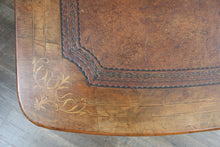 Load image into Gallery viewer, English Walnut Inlaid Davenport c.1880