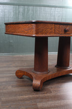 Load image into Gallery viewer, American Oak Pedestal Table c.1900