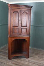Load image into Gallery viewer, English Georgian Oak Corner Cabinet c.1830