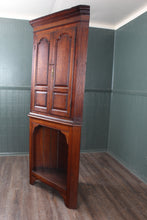 Load image into Gallery viewer, English Georgian Oak Corner Cabinet c.1830