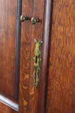 Load image into Gallery viewer, English Georgian Oak Corner Cabinet c.1830