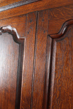 Load image into Gallery viewer, English Georgian Oak Corner Cabinet c.1830