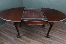 Load image into Gallery viewer, English Mahogany Extending Dining Table c.1910