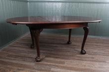 Load image into Gallery viewer, English Mahogany Extending Dining Table c.1910