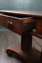 Load image into Gallery viewer, American Oak Pedestal Table c.1900