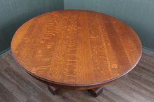 Load image into Gallery viewer, American Oak Pedestal Table c.1900