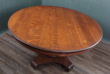 Load image into Gallery viewer, American Oak Pedestal Table c.1900