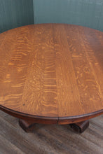 Load image into Gallery viewer, American Oak Pedestal Table c.1900