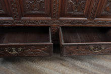 Load image into Gallery viewer, Early Georgian English Oak Mule Chest c.1750