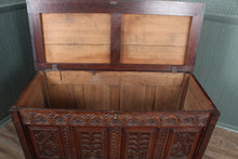 Load image into Gallery viewer, Early Georgian English Oak Mule Chest c.1750