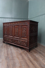 Load image into Gallery viewer, Early Georgian English Oak Mule Chest c.1750