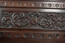 Load image into Gallery viewer, English Carved Oak Bench c.1850