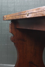 Load image into Gallery viewer, English Elm Expanding Table c.1900