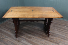 Load image into Gallery viewer, English Elm Expanding Table c.1900