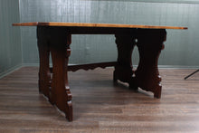 Load image into Gallery viewer, English Elm Expanding Table c.1900