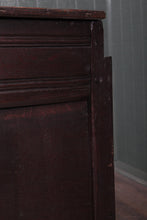 Load image into Gallery viewer, English Handcarved Oak Bedding Box c.1820