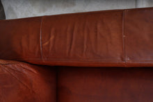 Load image into Gallery viewer, English Leather Chair