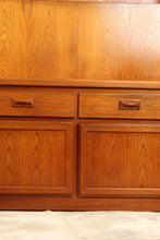 Load image into Gallery viewer, English MidCentury Bookcase by William Lawrence c.1960