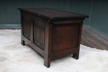 Load image into Gallery viewer, English Oak Linen Fold Bedding Box c.1930