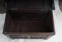 Load image into Gallery viewer, English Oak Linen Fold Bedding Box c.1930