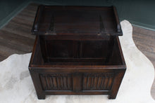 Load image into Gallery viewer, English Oak Linen Fold Bedding Box c.1930