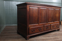 Load image into Gallery viewer, English Oak Mule Chest c.1830
