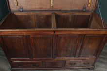 Load image into Gallery viewer, English Oak Mule Chest c.1830