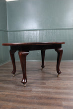 Load image into Gallery viewer, English Oak Table c.1900