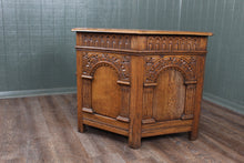 Load image into Gallery viewer, English Solid Oak Bedding Box