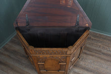 Load image into Gallery viewer, English Solid Oak Bedding Box