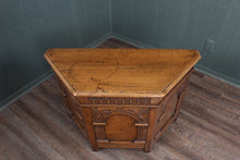 Load image into Gallery viewer, English Solid Oak Bedding Box