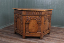 Load image into Gallery viewer, English Solid Oak Bedding Box