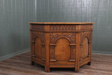 Load image into Gallery viewer, English Solid Oak Bedding Box