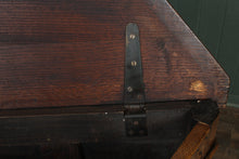 Load image into Gallery viewer, English Solid Oak Bedding Box
