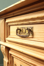Load image into Gallery viewer, English Victorian Pine Chest c.1880