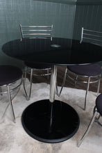 Load image into Gallery viewer, English Vintage Table and Chairs