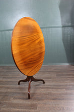 Load image into Gallery viewer, English Walnut Tilt Table c.1900