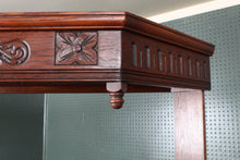 Load image into Gallery viewer, Vintage English Oak Bar