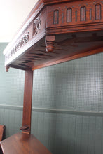 Load image into Gallery viewer, Vintage English Oak Bar